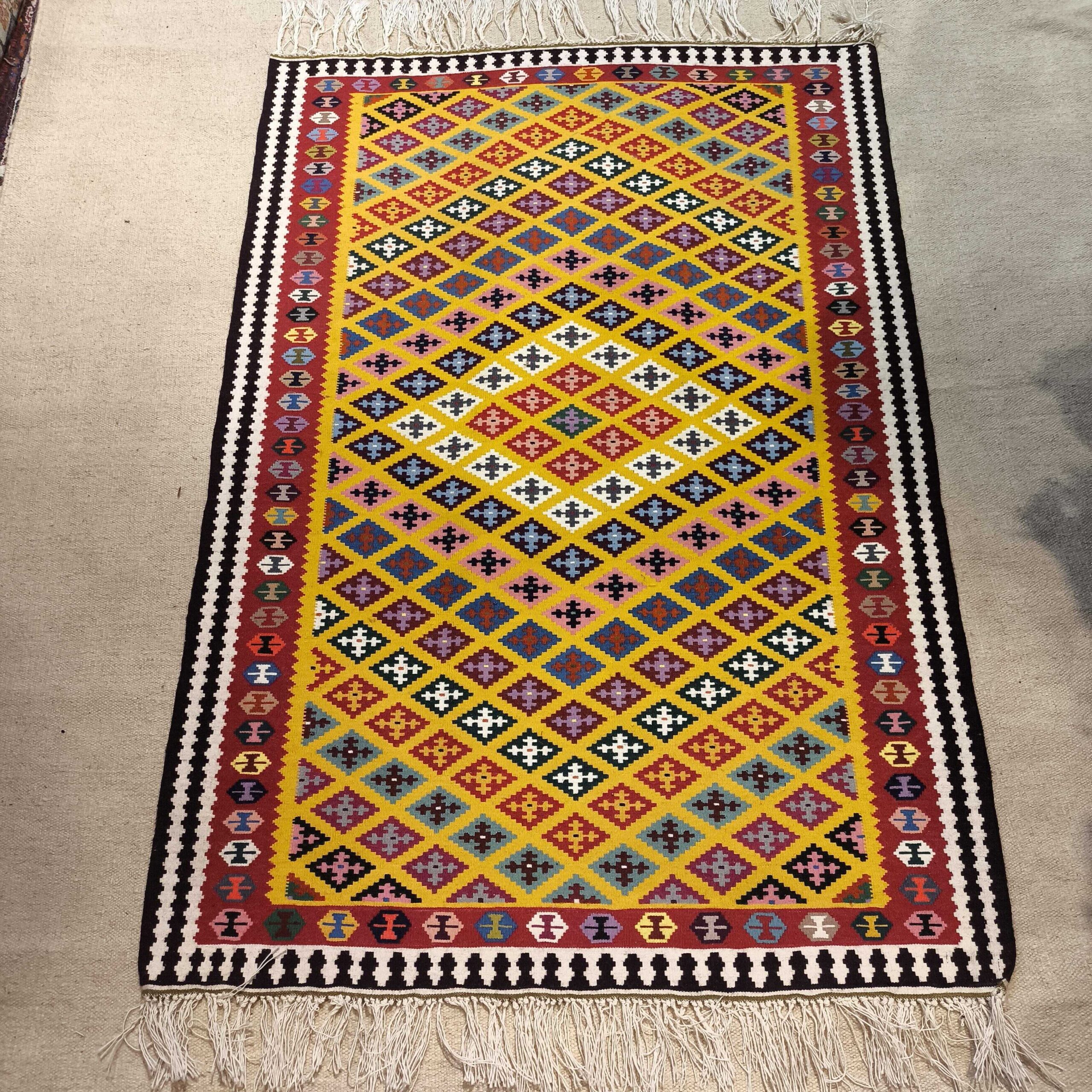 گلیم مرینوس زرد حوض در حوض کد B10768